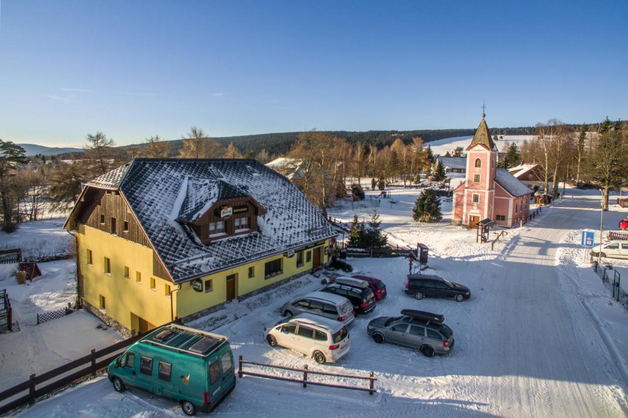 Penzion U Zpevaku Nove Hutě Bagian luar foto