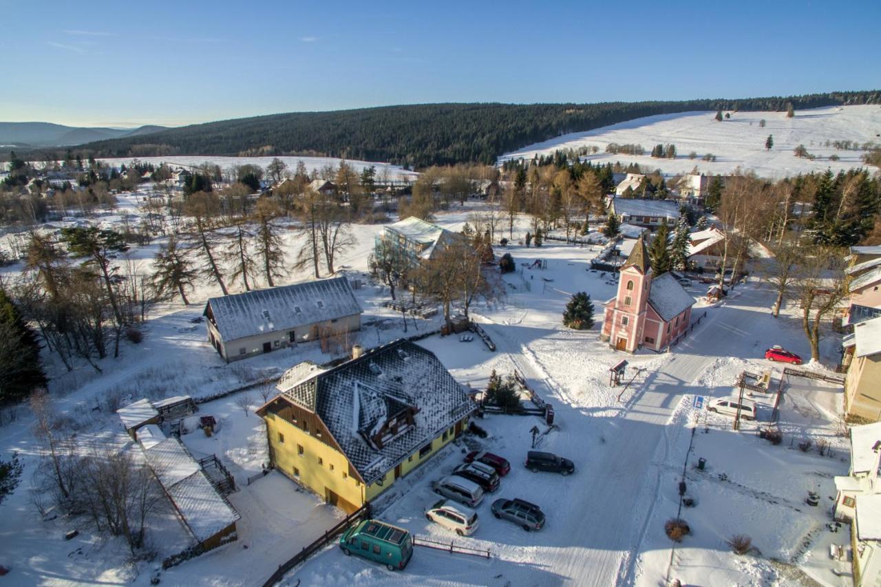 Penzion U Zpevaku Nove Hutě Bagian luar foto