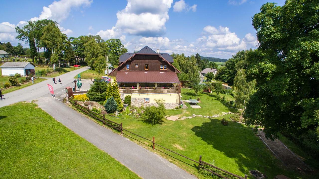 Penzion U Zpevaku Nove Hutě Bagian luar foto